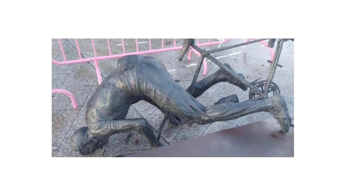 VUELVEN A DERRIBAR LA ESTATUA DE FEDERICO MARTÍN BAHAMONTES EN TOLEDO